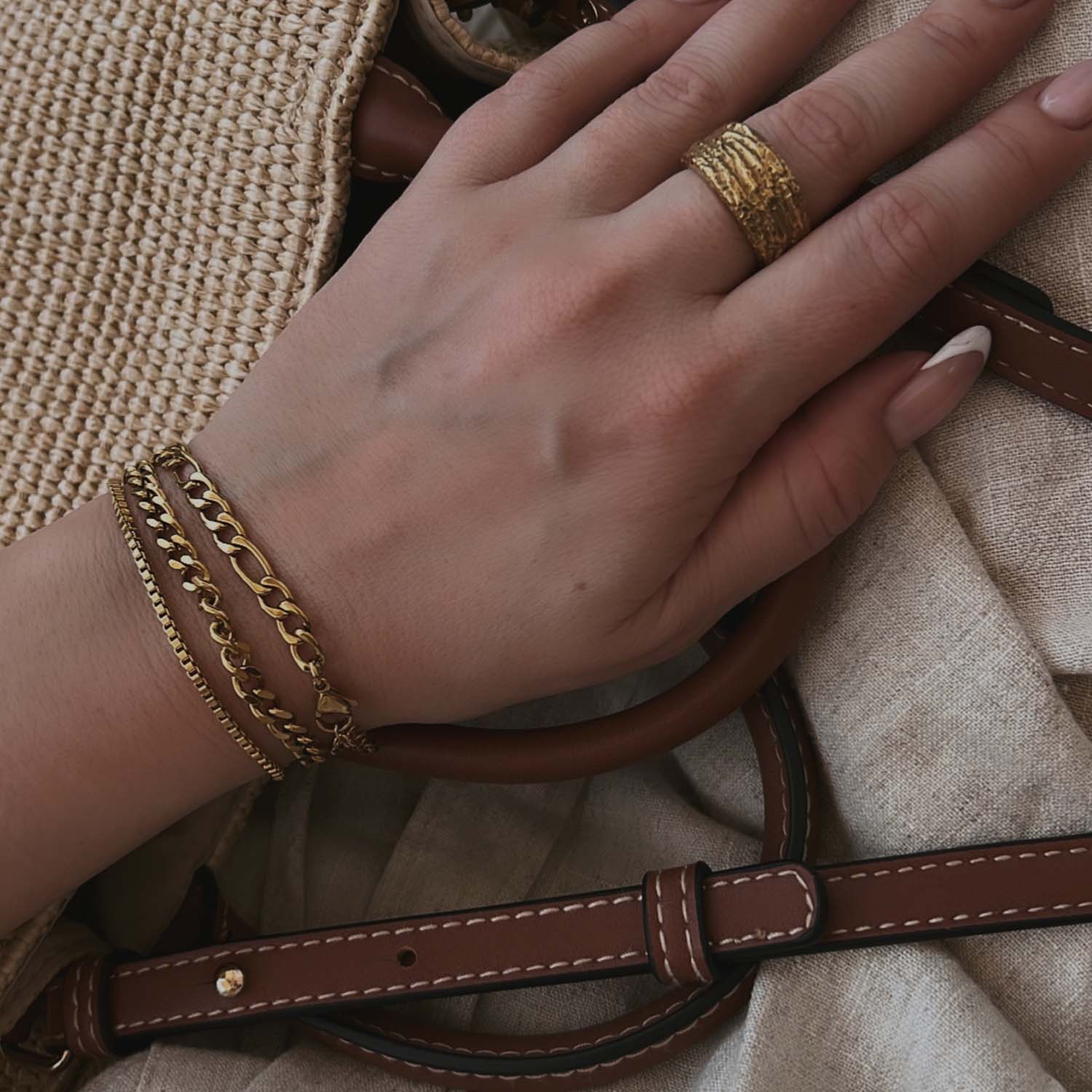 DETAIL213520